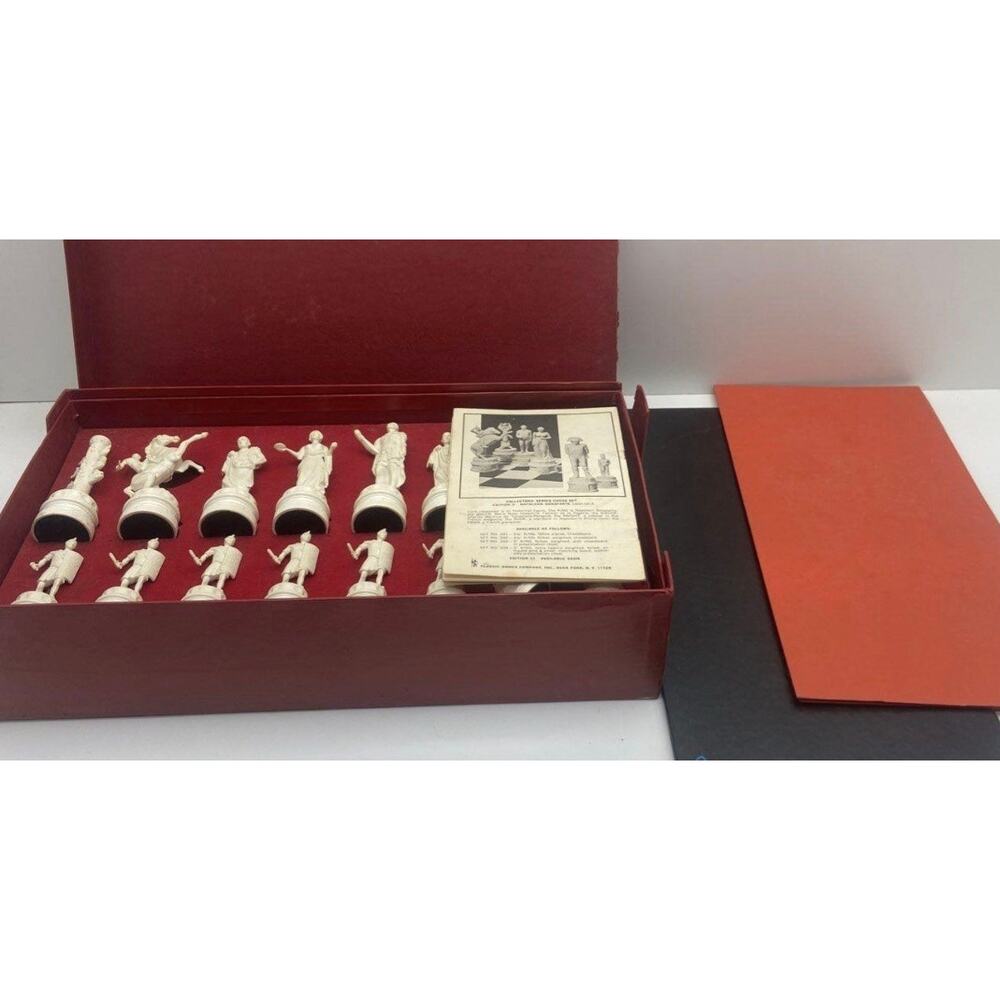 VINTAGE CLASSIC GAMES COLLECTORS SERIES ANCIENT ROMAN CHESS SET